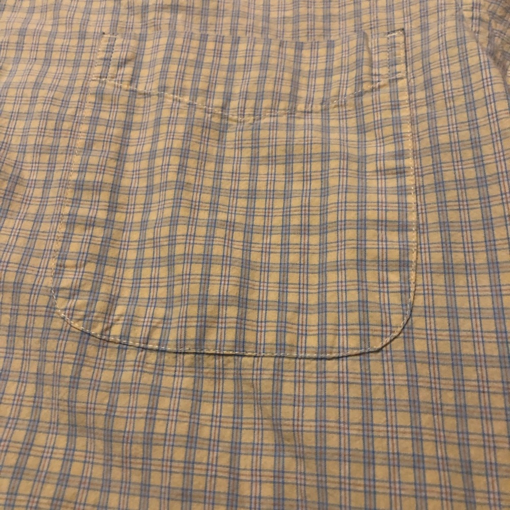 EUC IZOD Sueded Poplin Short Sleeve Button Up Medium Mens Shirt - Picture 2 of 8